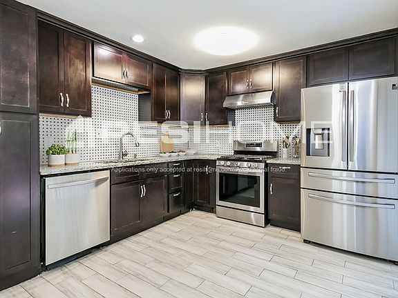 4th image of 5358 Regal Oak Cir