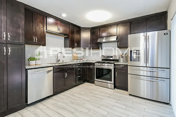 5358 Regal Oak Cir — Photo 4