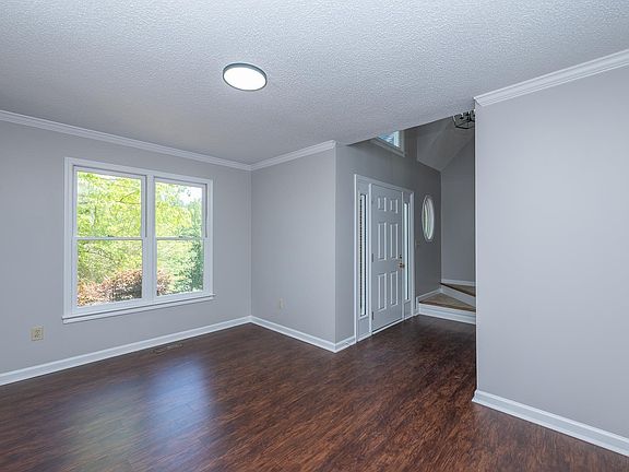 4th image of 10 Fox Ridge Way