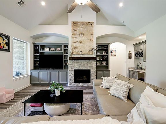 5th image of 32922 Woodlake Dr