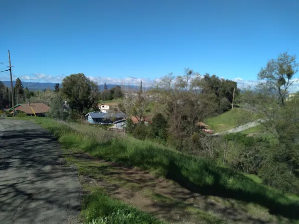 4231 Foothill Dr, Lucerne, CA 95458