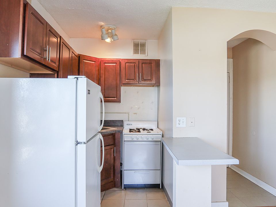 1st image of 912 W Lawrence Ave #705