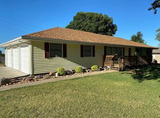 6330 SW 21st Ter, Topeka, KS 66614