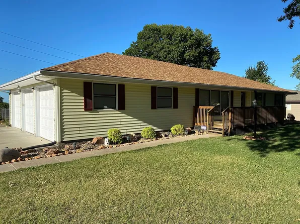 6330 SW 21st Ter, Topeka, KS 66614