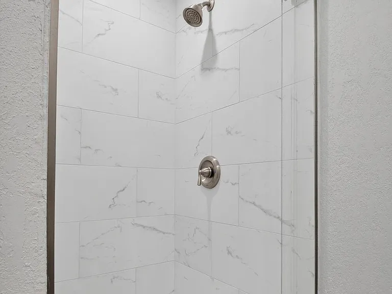 321 Saxony Trl #G — Photo 12