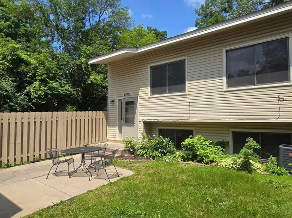 1513 N Innsbruck Dr NE, Fridley, MN 55432