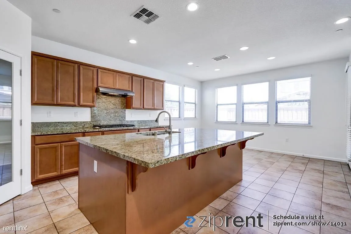 1801 Cornwall Ct photo 1