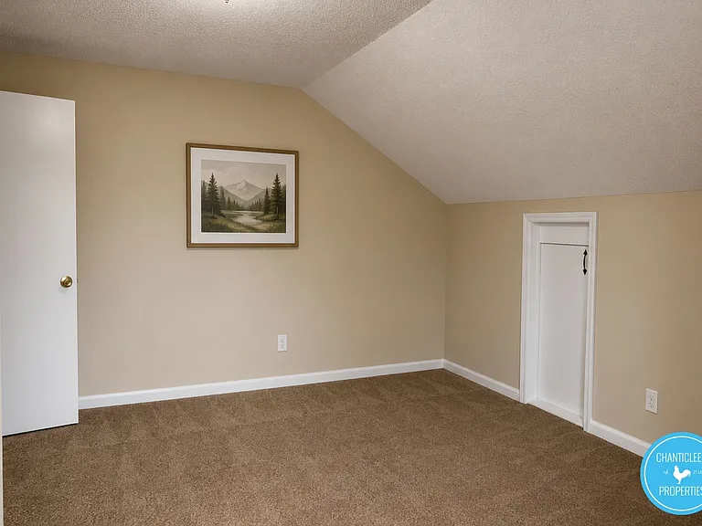 900 E Gilbreath St #A — Photo 12