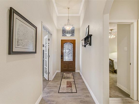 4th image of 708 N Avalon Ct