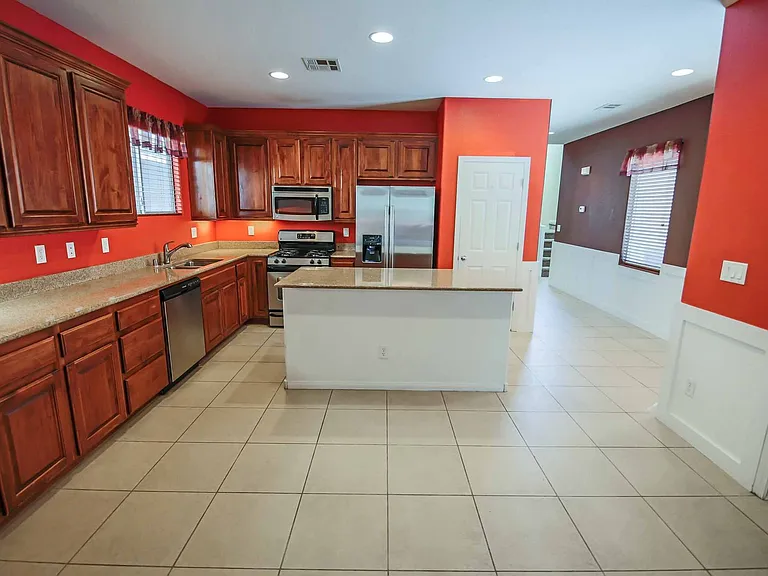 10879 Florence Hills St — Photo 7