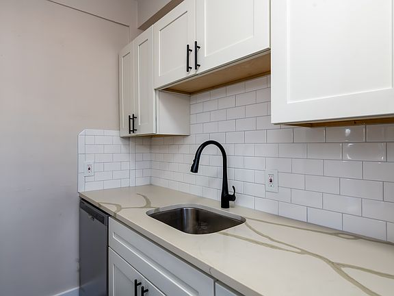 4th image of 5616 Pershing Ave #1B-1Ba