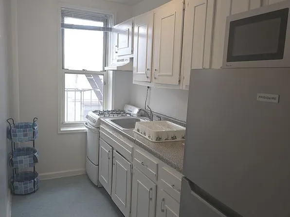 67-25 Dartmouth St #3M, Queens, NY 11375