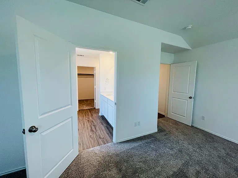 470 Jack Ryan St — Photo 17