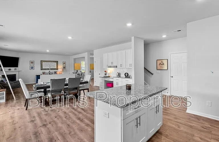 349 Willowbrooke Way — Photo 8