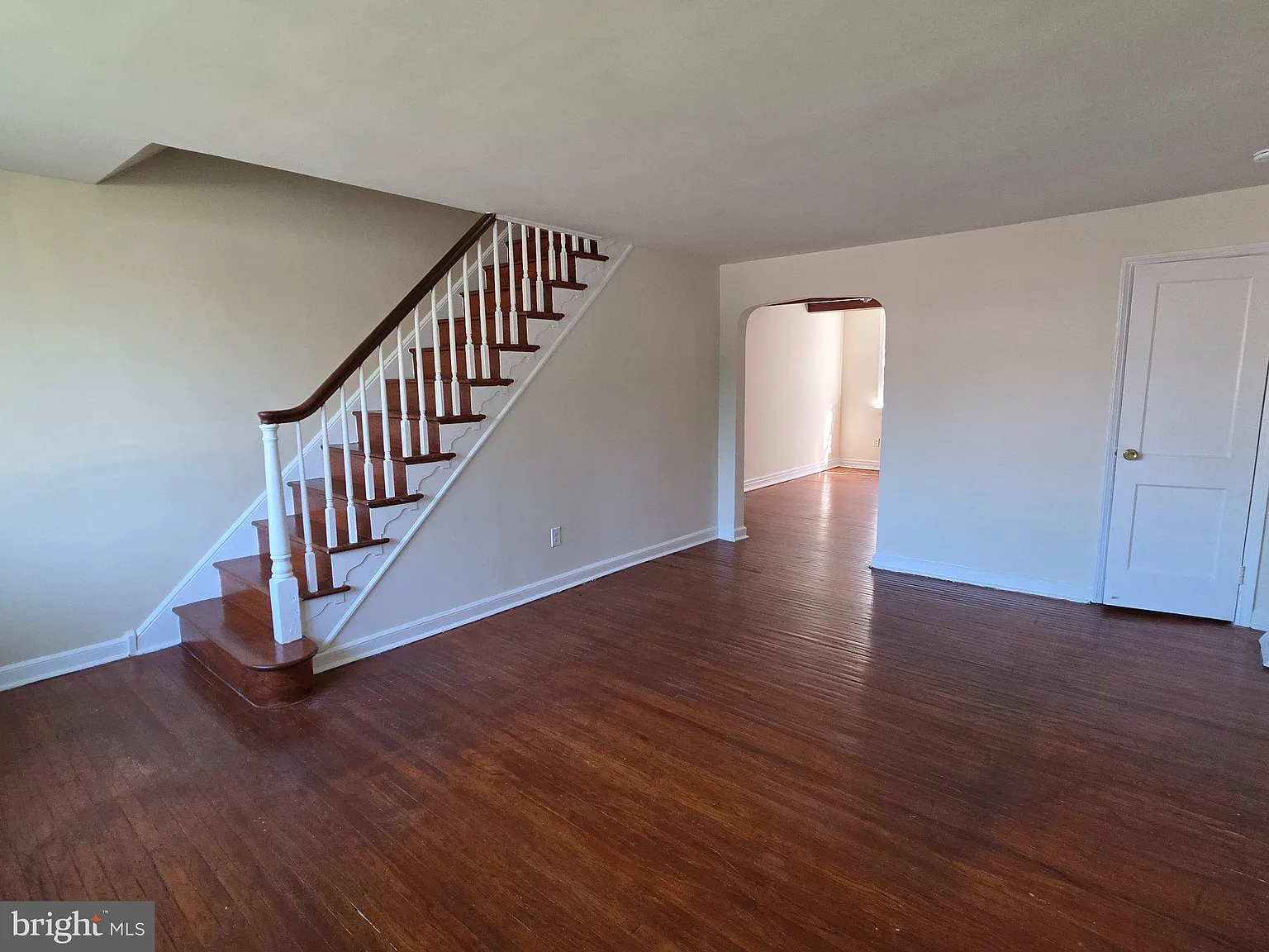3 bed, 1.0 bath, 1152 sqft, $1,500 — Photo 2