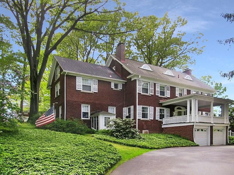 1st image of 1215 Chestnut Hill Dr