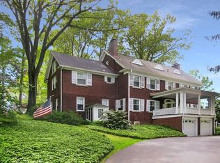 1215 Chestnut Hill Dr, Erie, PA