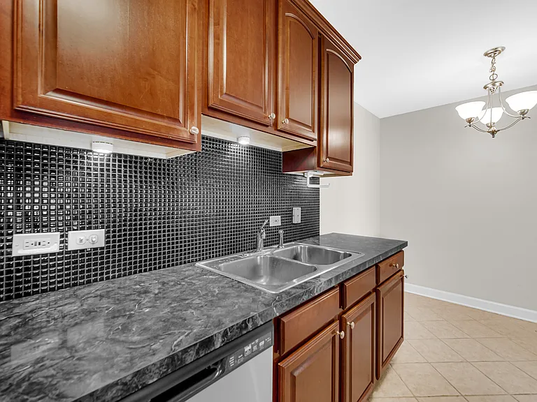 700 Perrie Dr #308 — Photo 6