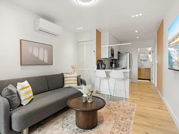 2207 Ocean Front Walk, Venice, CA