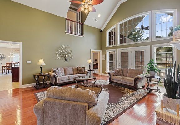 4th image of 323 Ridgecrest Dr