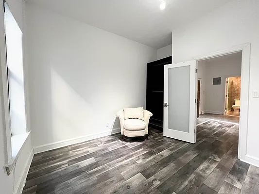 Rented by Bond New York | media 10