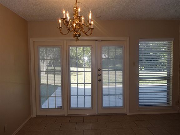 4th image of 15006 Breezy Bend Dr