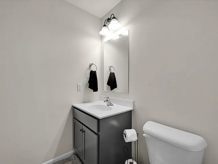 721 Farmwood Ln — Photo 13
