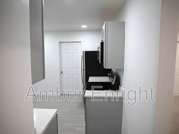 3rd image of 422 E Lambourne Ave Unit 2