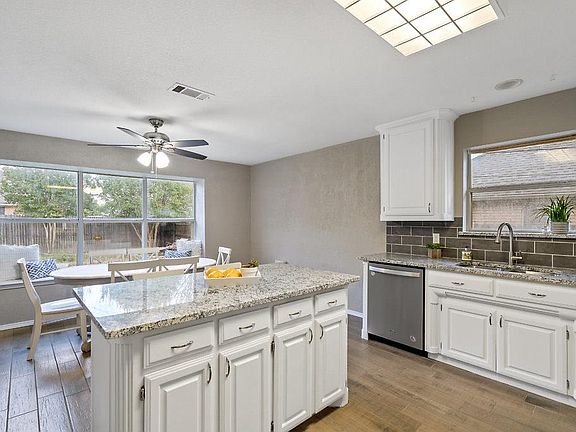 2nd image of 304 College Ave
