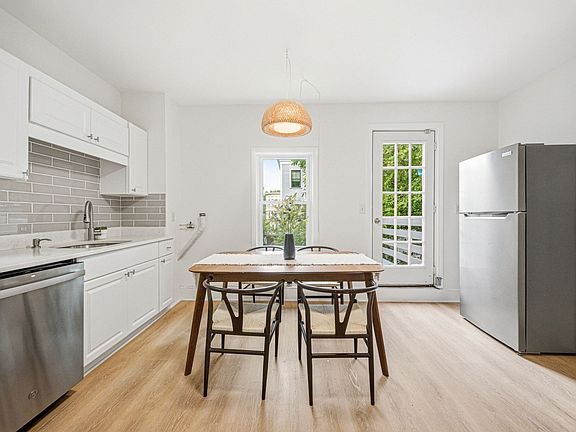 4th image of 14 Fairmont St #2
