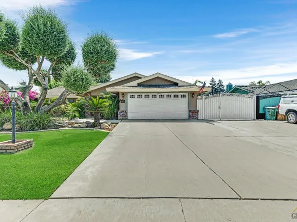 9017 Thurber Ln, Bakersfield, CA 93311