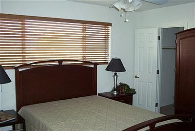 5th image of 913 N Desert Ave
