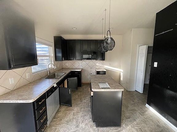 3rd image of 8115 Redbud Point Ln