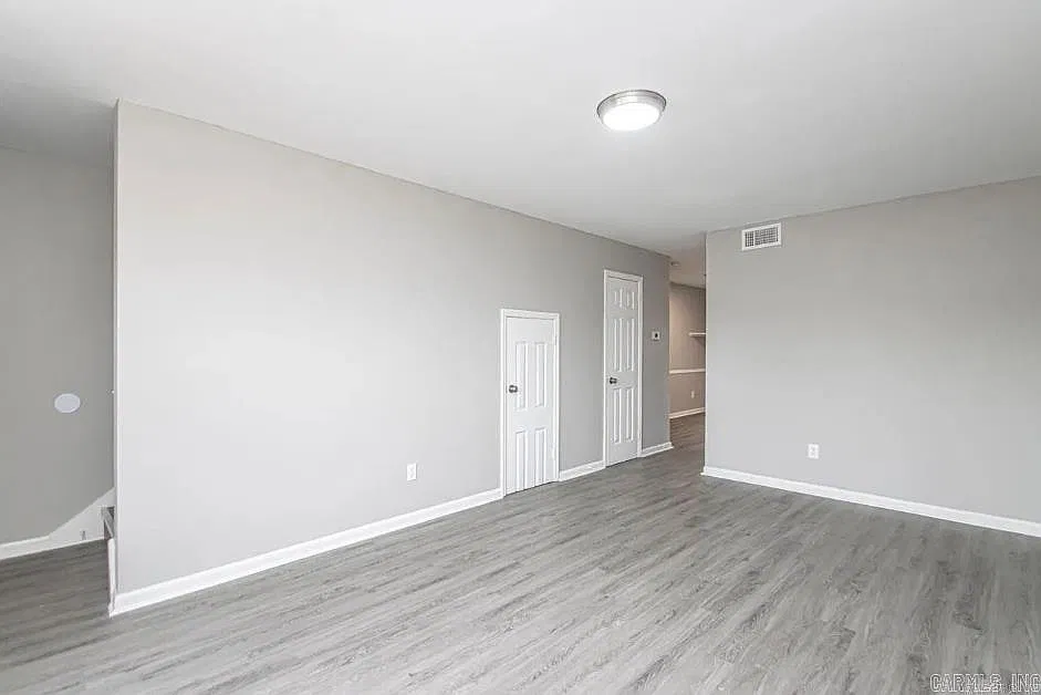 2 bed, 1.5 bath, 1170 sqft, $1,295 — Photo 3