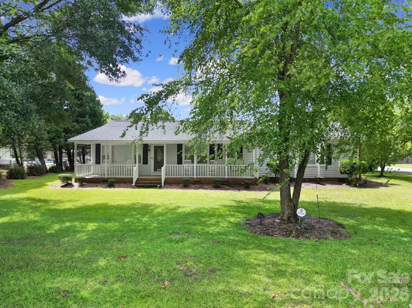 215 W Stevens Dr, Kershaw, SC 29067