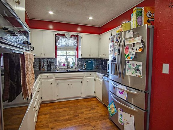 4th image of 207 S Greenway St