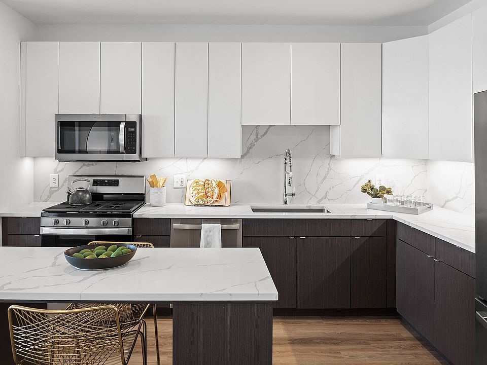 1st image of 1 Park Ave #4739310