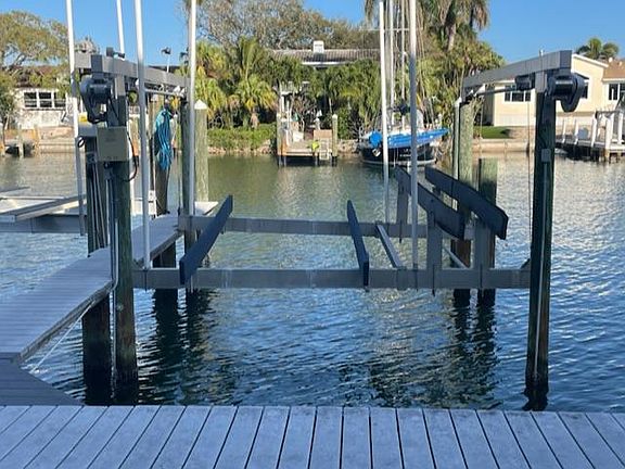 4th image of 1109 Pinellas Bayway S APT 203