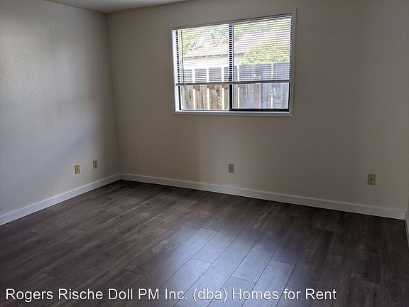 4th image of 1084 SE 4th Ave APT 103
