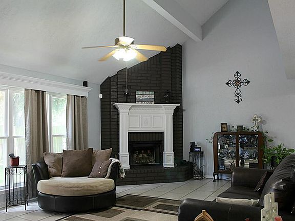 3rd image of 2783 Pinewood Dr