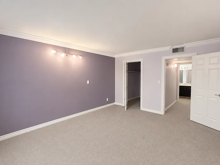 12830 Burbank Blvd #218 — Photo 10