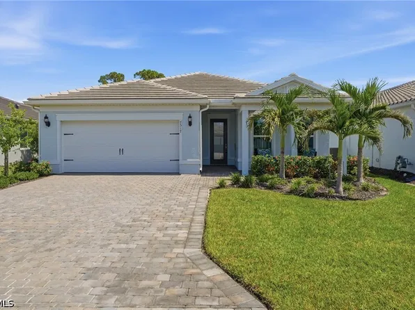 7517 Paradise Tree Dr, North Fort Myers, FL 33917