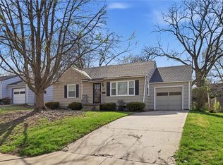 7824 Juniper St, Prairie Village, KS 66208