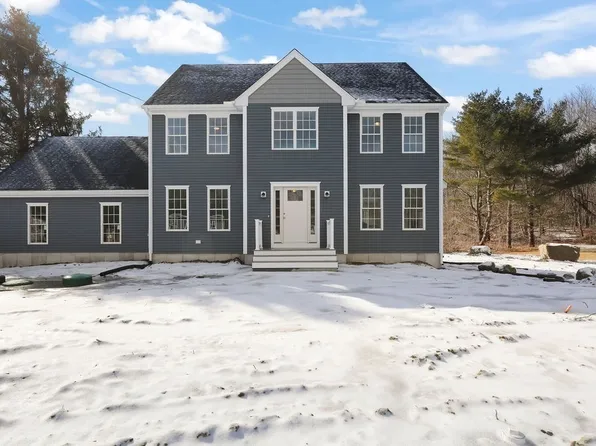 16 Doral Ln, Attleboro, MA 02703