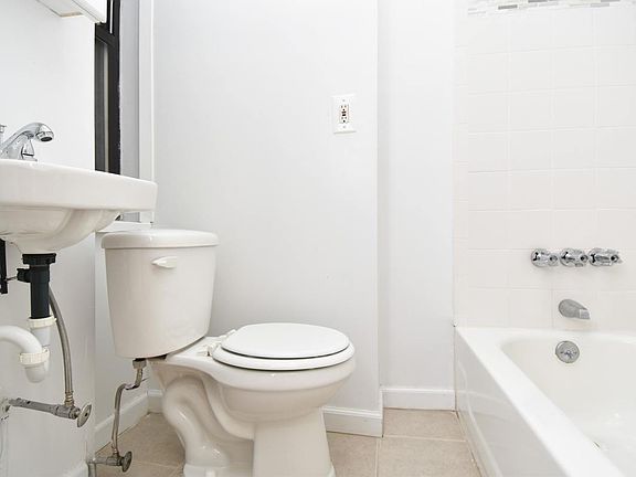 5th image of 127 E 102nd St APT 2