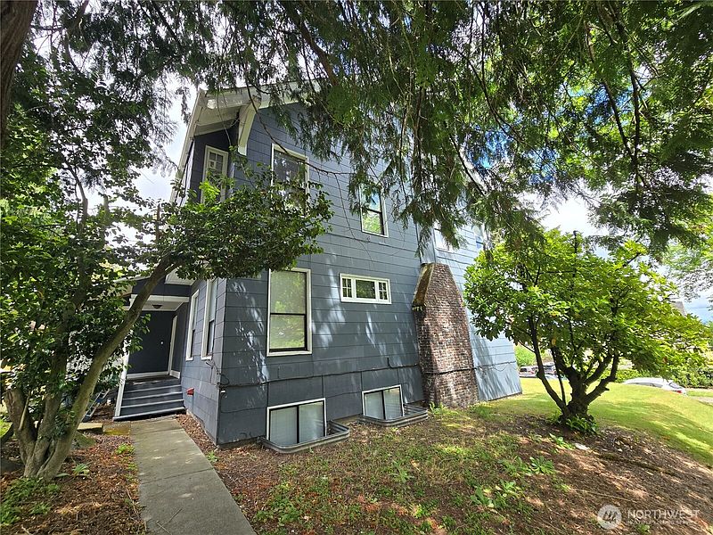 3rd image of 5201 19th Avenue NE