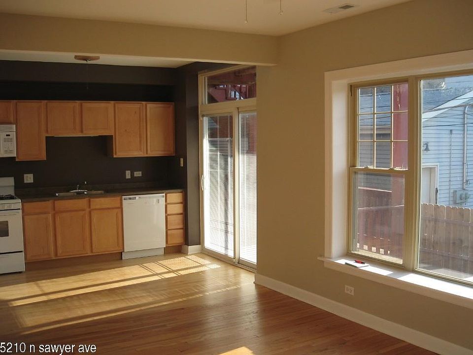 1st image of 5210 N Sawyer Ave #315