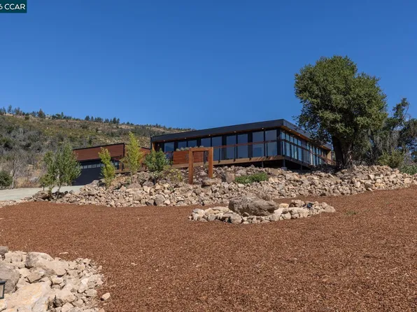 139 Oak St, Saint Helena, CA 94574
