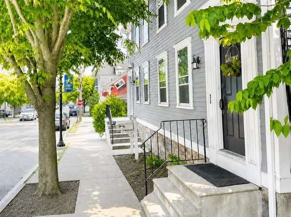 33 King St Unit 3, East Greenwich, RI 02818