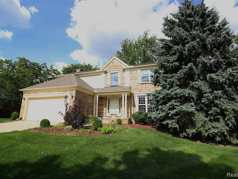 193 Saxon Ct — Photo 3